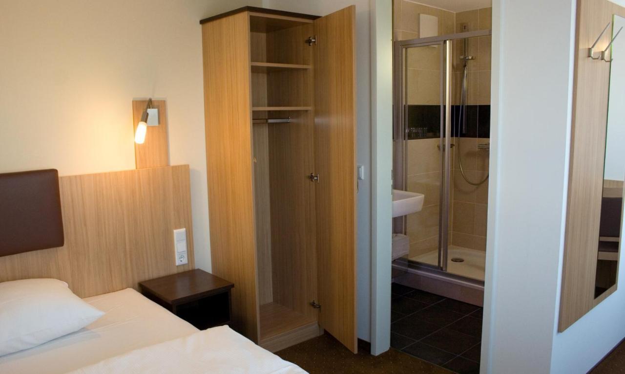 Ausbildungshotel St. Theresia มิวนิก ภายนอก รูปภาพ